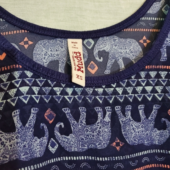 Flowy elephant tank top - Picture 3 of 3